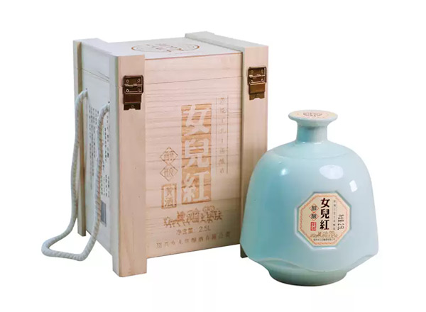 无锡回收绍兴女儿红黄酒醇酿花雕酒木质礼盒2.5L坛装黄酒
